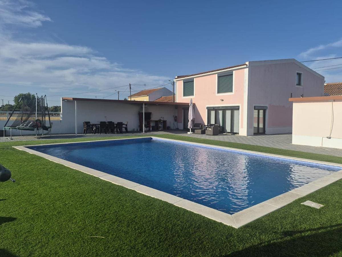 Foto 2 von 79: Villa with Private Pool