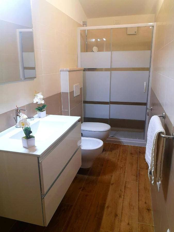 Foto 5 von 5: Double Room with Private Bathroom