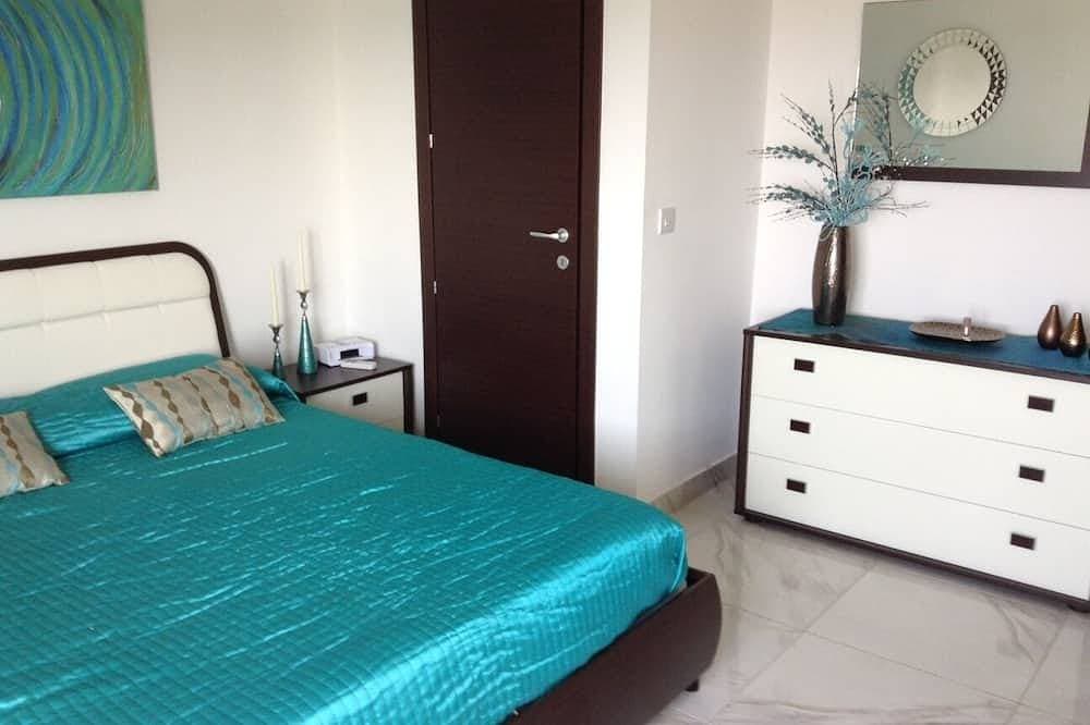Foto 3 von 25: Luxury Seafront Apartment With Pool