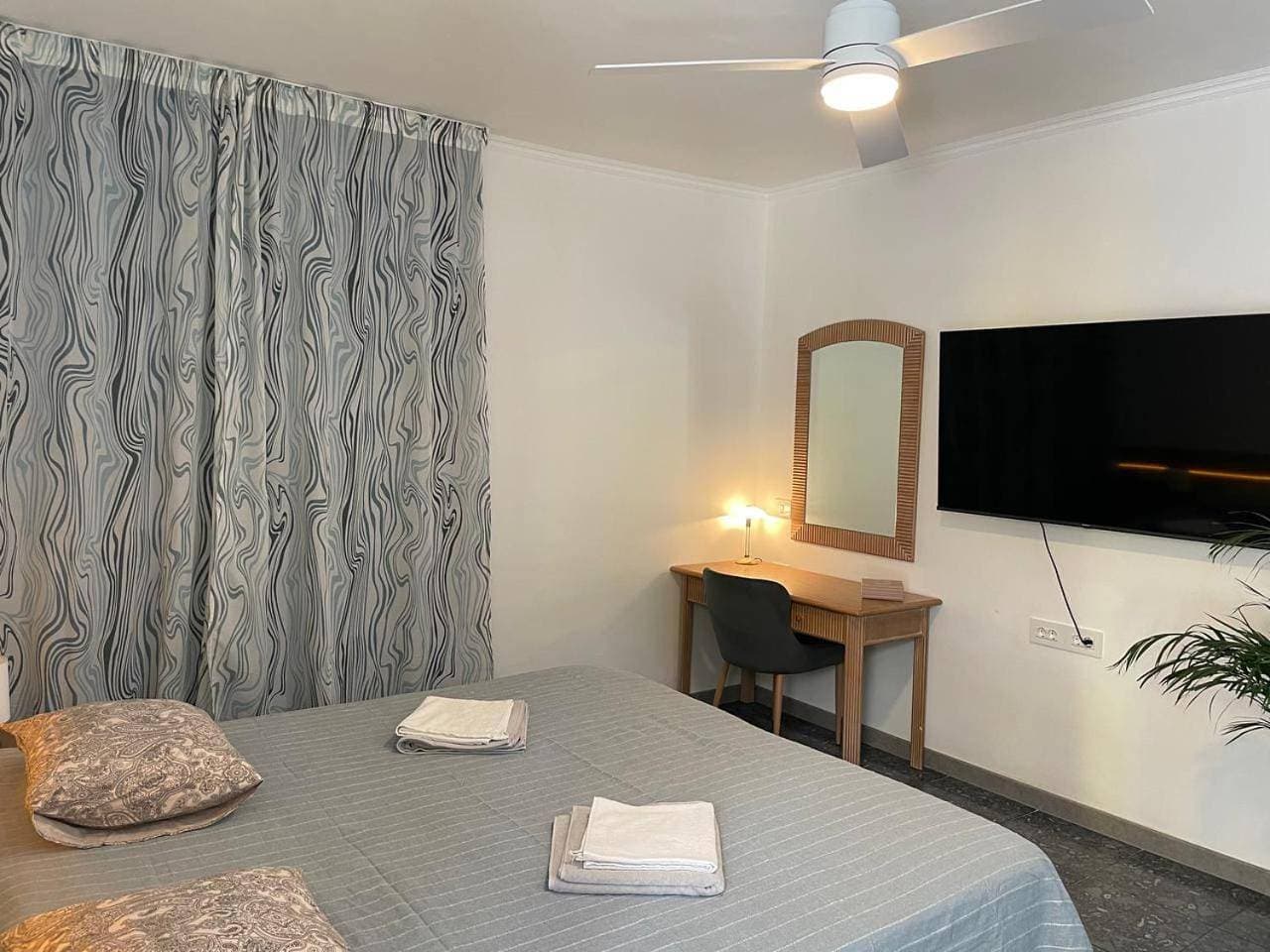Foto 7 von 15: Double Room with Shared Bathroom