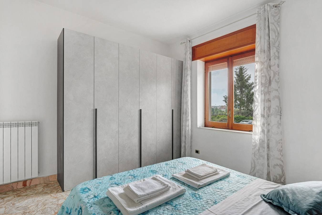 Foto 5 von 24: Ferienwohnung 'Ischia Con Terrazza' mit Privatterrasse, Gemeinschaftsgarten und Wi-Fi