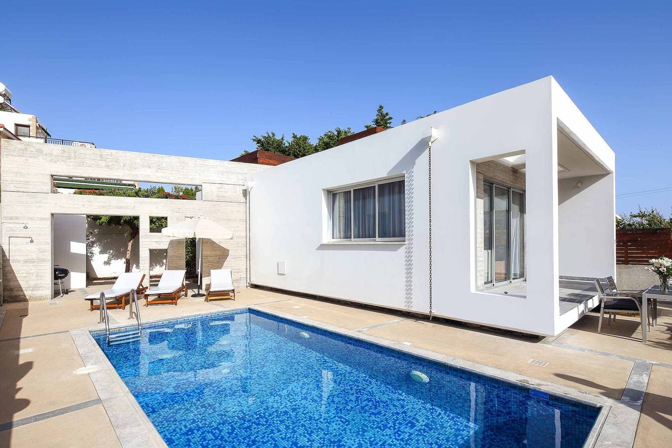 Villa 1
