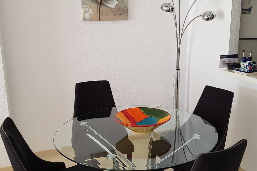 Foto 9 von 13: Beachfront Oasis Del Mar I – Ground Floor 2 Bed / 2 Bath with Pool