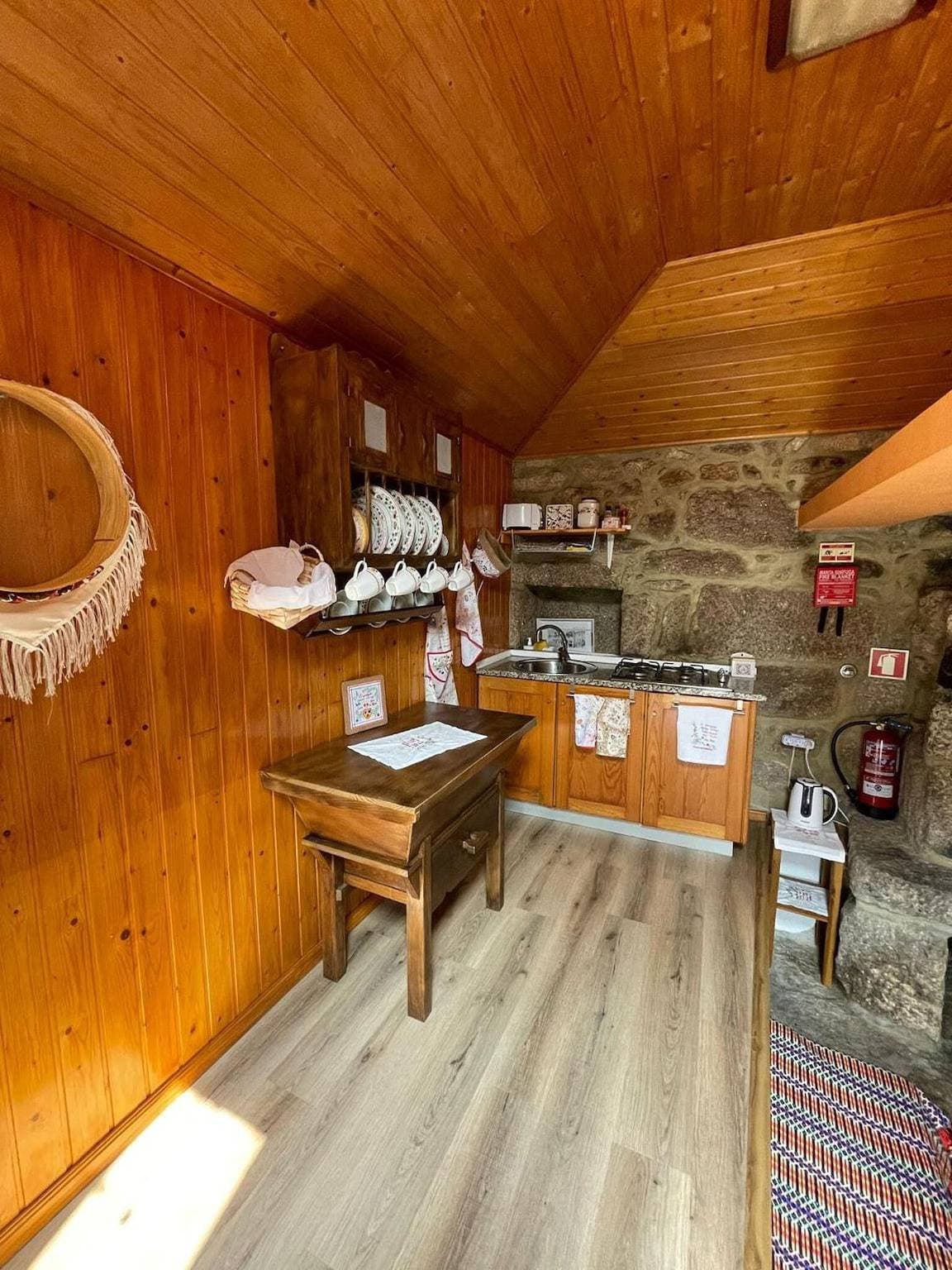 Foto 4 von 32: Ferienhaus 'Casa Da Quelha' mit Bergblick, WLAN und Klimaanlage