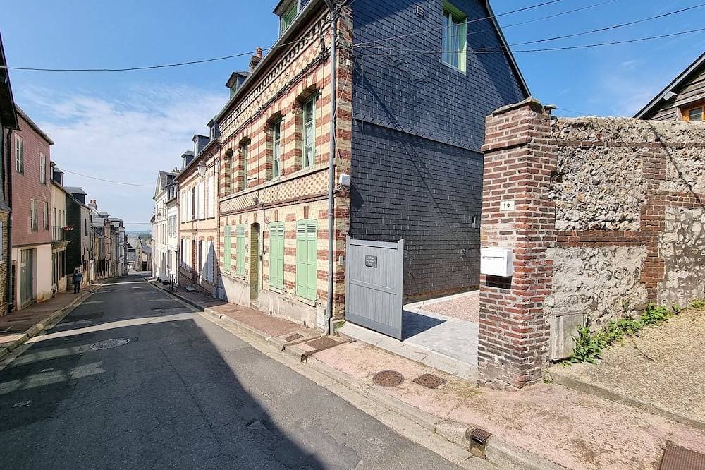 Foto 9 von 17: Le Nid de La Maison Saint Léonard | Schöner Gemeinschaftsgarten im Zentrum