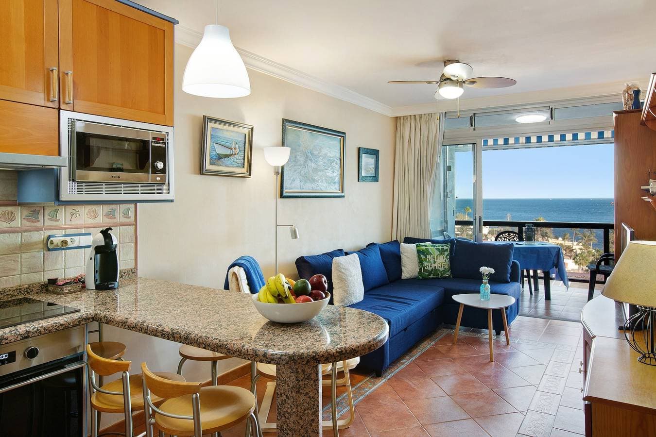 Foto 10 von 23: Apartamento Sol Del Sur mit Meerblick, Pool, WLAN und Garten