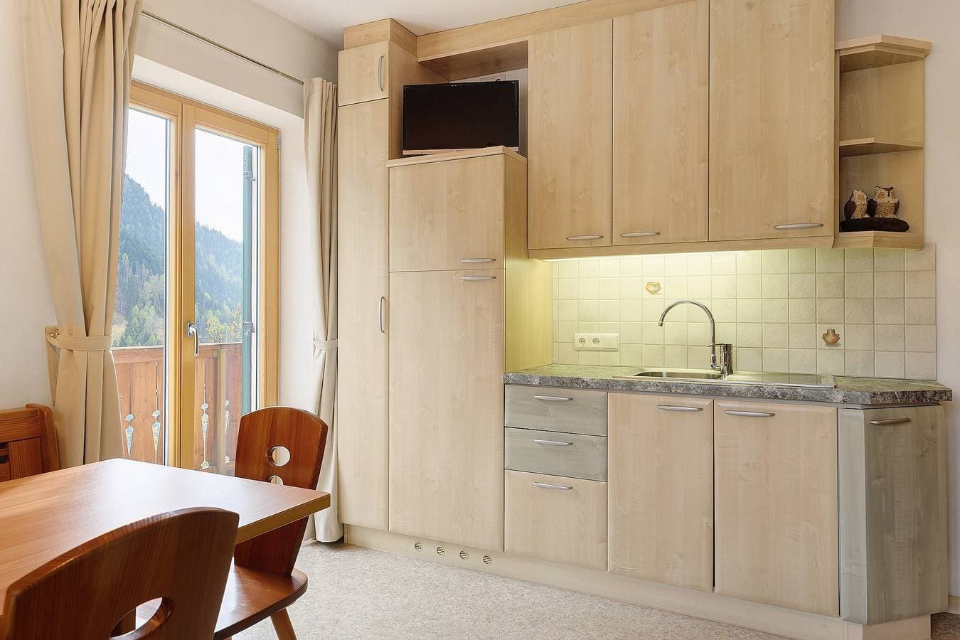 Foto 3 von 32: Apartment 'Unterzerunhof Klein' mit Bergblick, privater Terrasse und WLAN