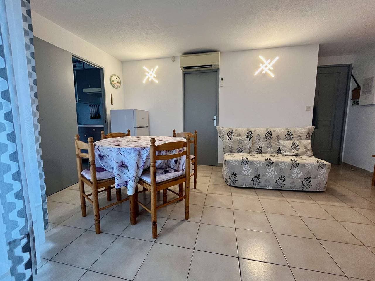 Foto 7 von 18: 2-Zimmer-Wohnung, 150m vom Strand, Terrasse, Haustiere erlaubt, Parkplatz