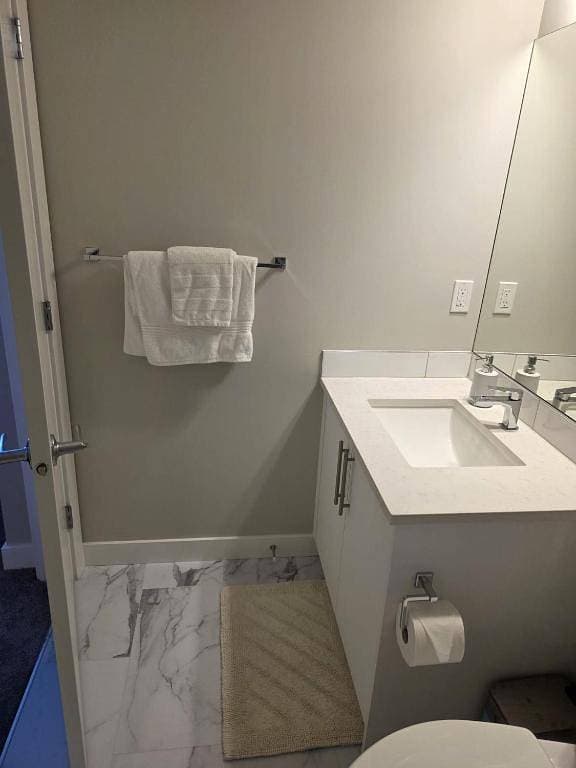 Foto 6 von 22: Geräumiges und modernes Apartment mit 2 Schlafzimmern in Calgary