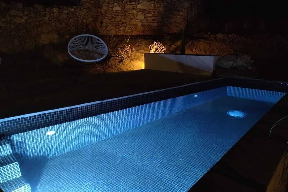 Cycladic house, swimming pool, 10-minute walk to the beach 1