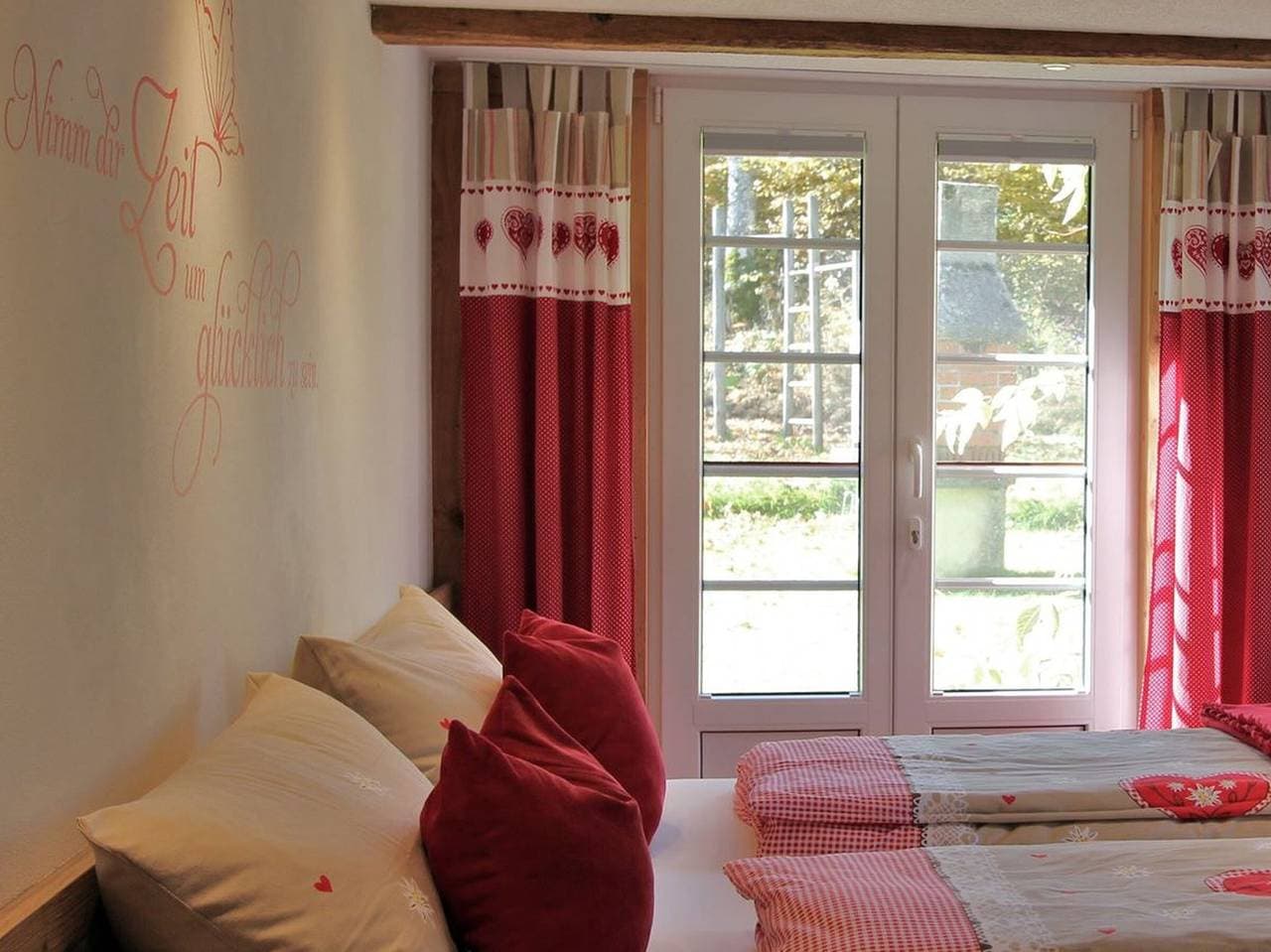 Foto 2 von 38: Zimmer 'Gästezimmer' mit privater Terrasse, Gemeinschaftsgarten und Wi-Fi