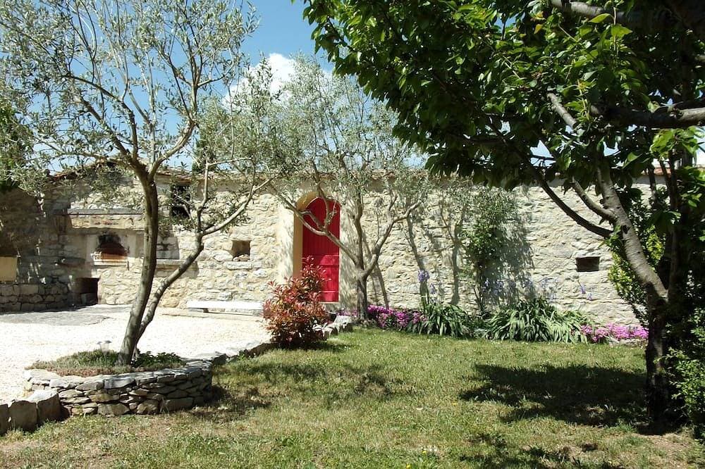Foto 12 von 21: Gîte *** la Fenière 70m², 4 pers, 2 bedrooms, nature, charm, heated pool