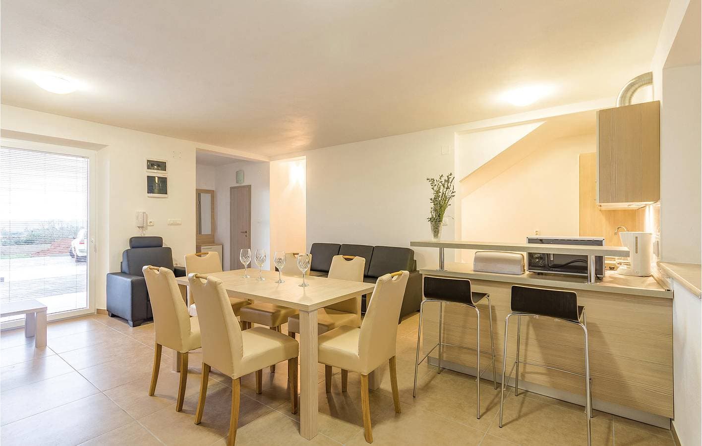 Foto 12 von 35: Modernes Apartment mit 2 Schlafzimmern, Pool und WLAN in der Nähe von Manjadvorci