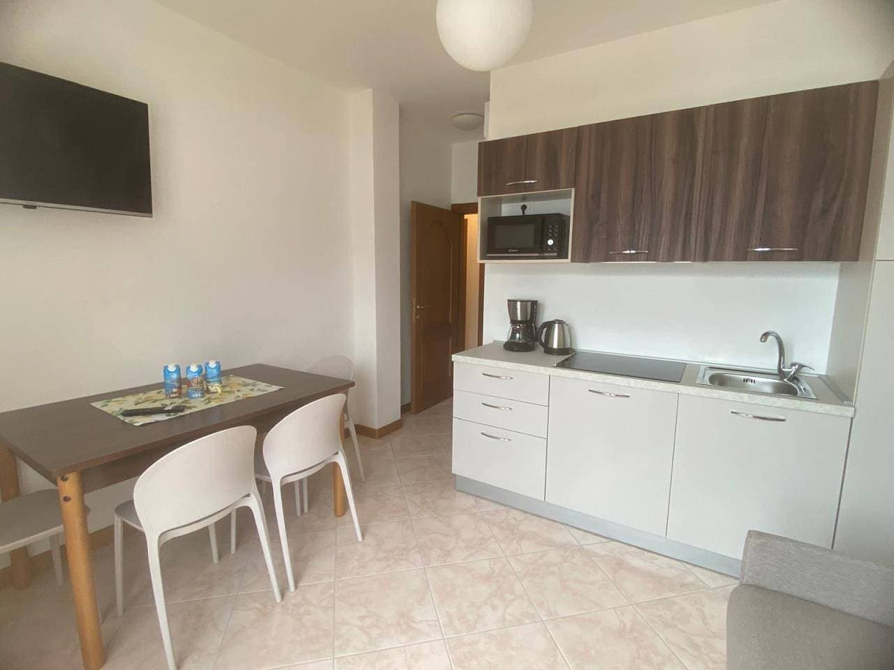 Foto 4 von 24: Residenz Villa Gianna Dreizimmer-Wohnung mit Seeblick für 3 Personen