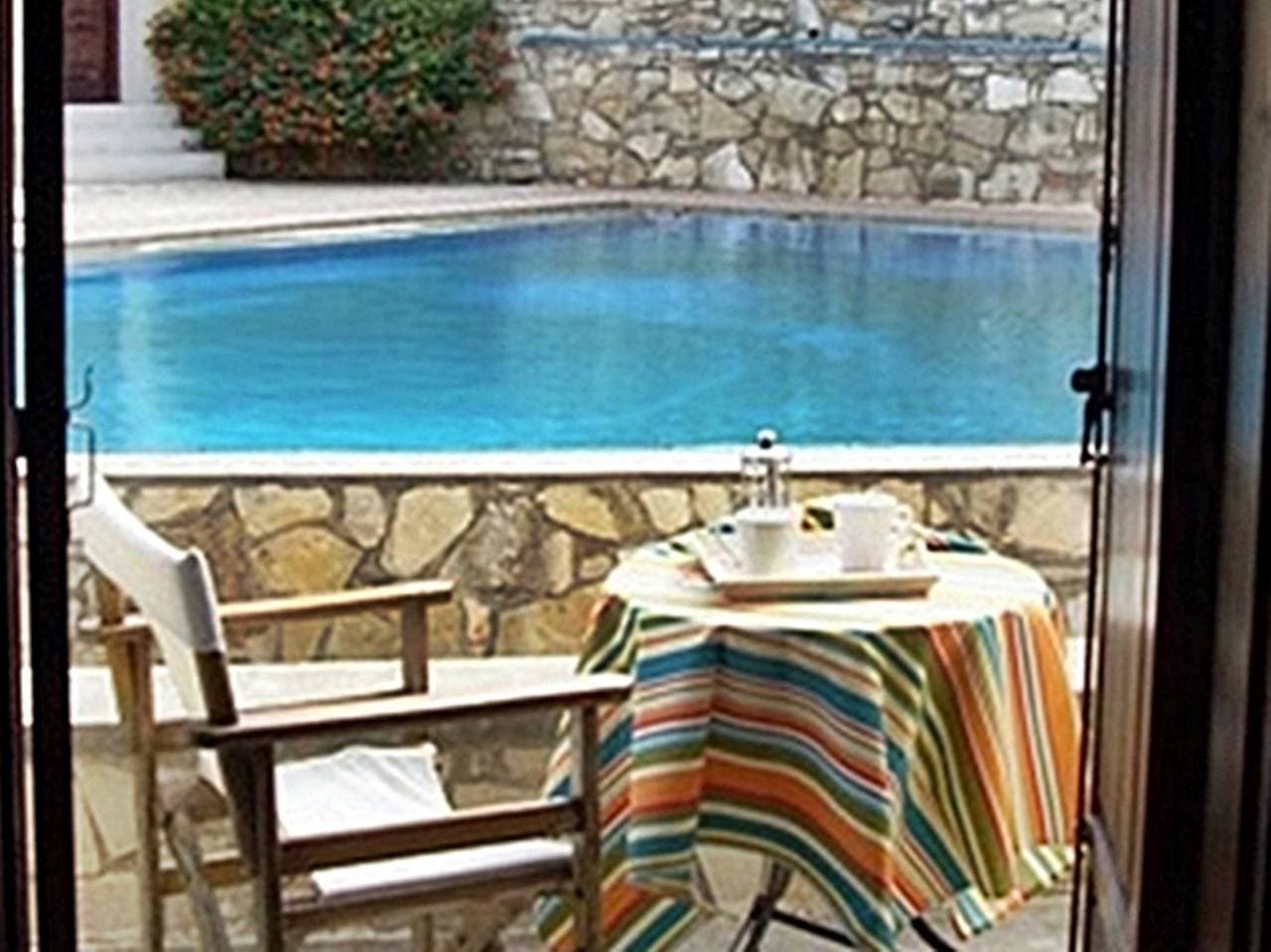 Foto 4 von 22: Heliopetra studios, small village near beaches