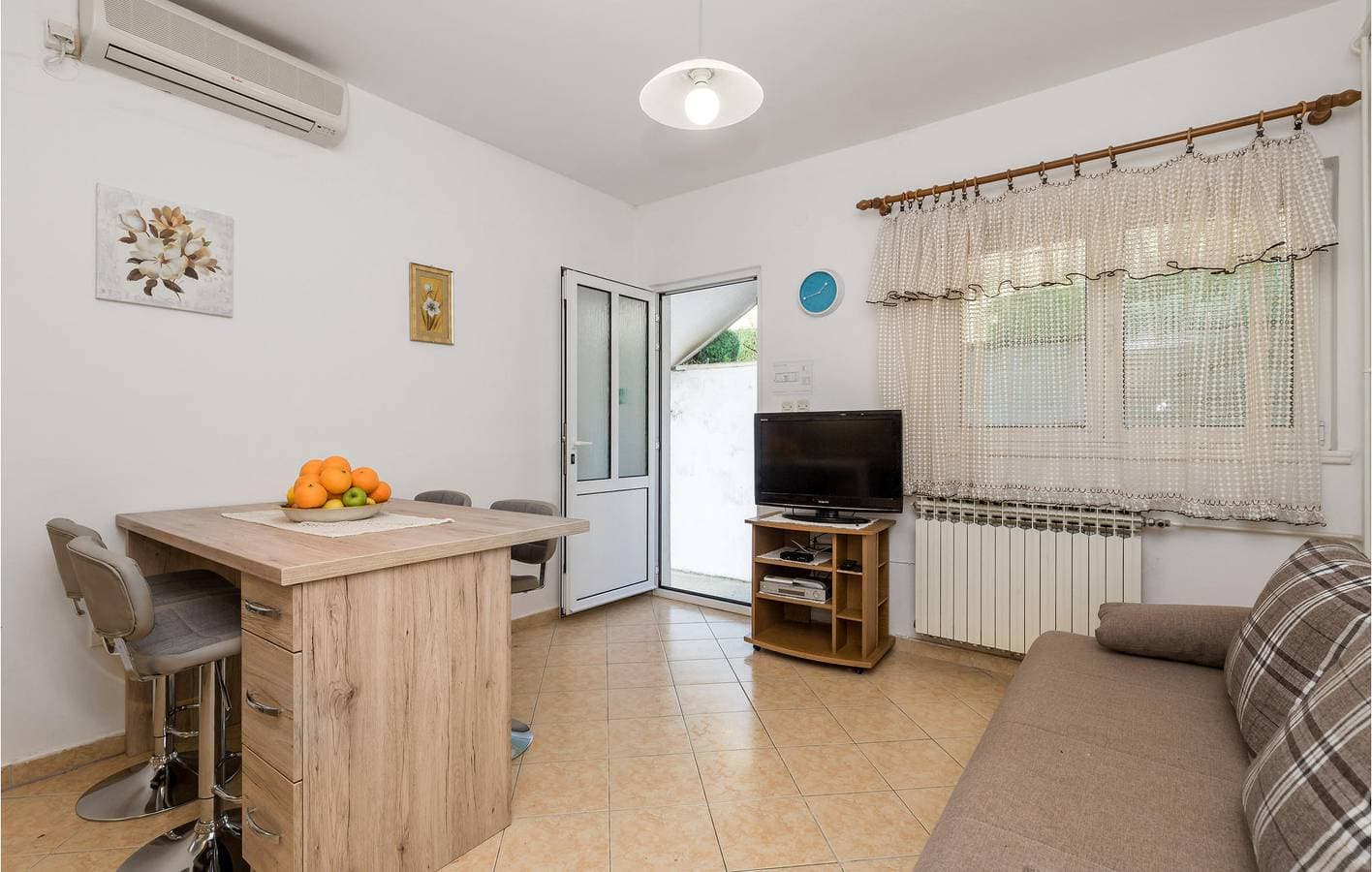 Foto 6 von 28: Apartment am Meer mit Terrasse, WLAN und Parkplatz in der Nähe von Restaurants