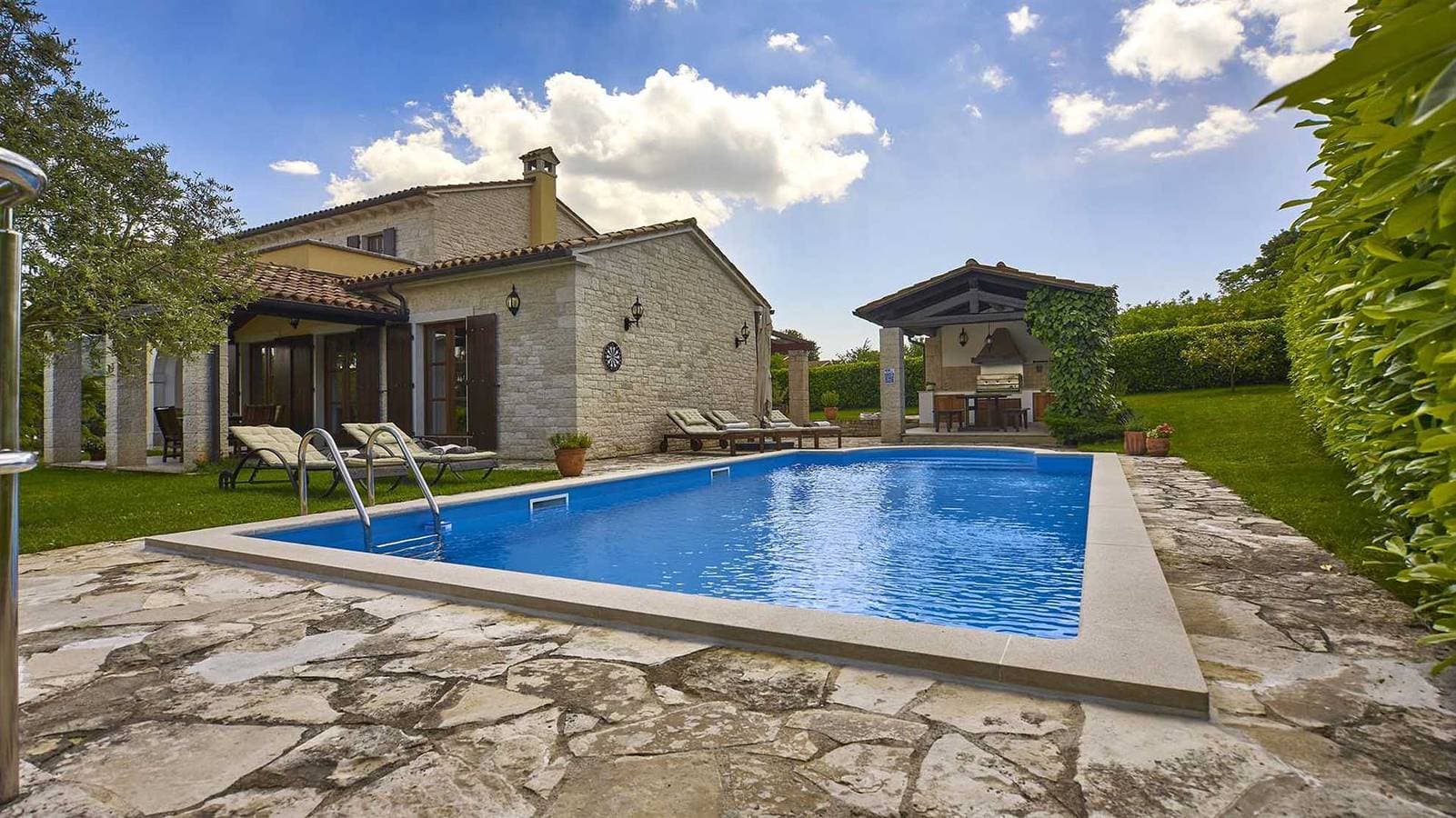 Foto 6 von 28: Villa für 8 Personen mit Balkon/Terrasse
