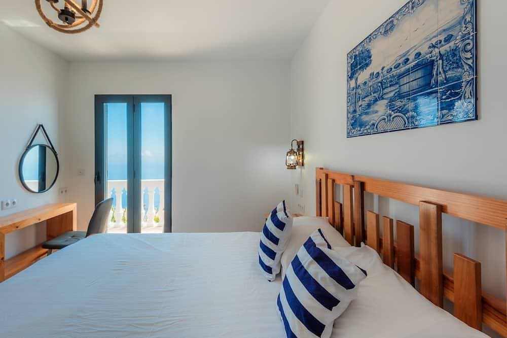 Foto 5 von 30: Blue Sea Tower, Luxusvilla, privater beheizter Pool und Gärten. Hervorragender Meerblick