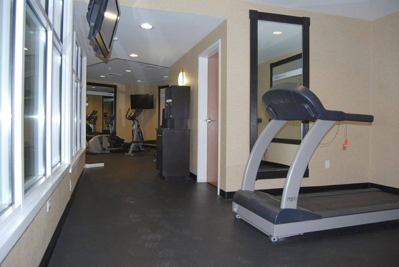 Foto 13 von 40: Holiday Inn Express Hotel & Suites Auburn Hills