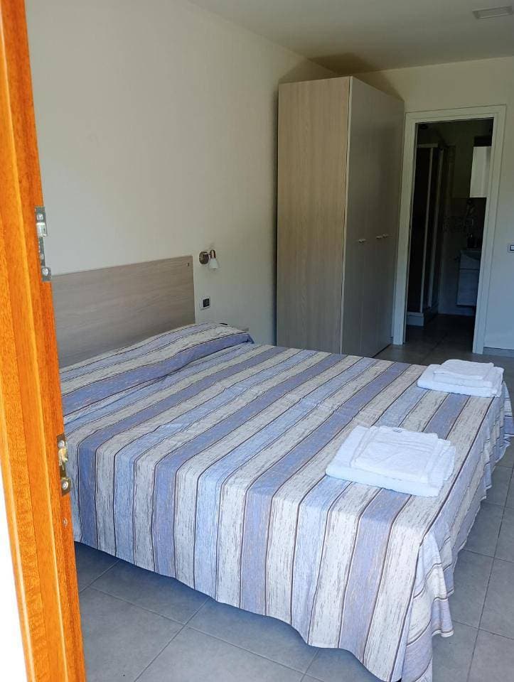 Foto 8 von 11: Double Room with Private Bathroom