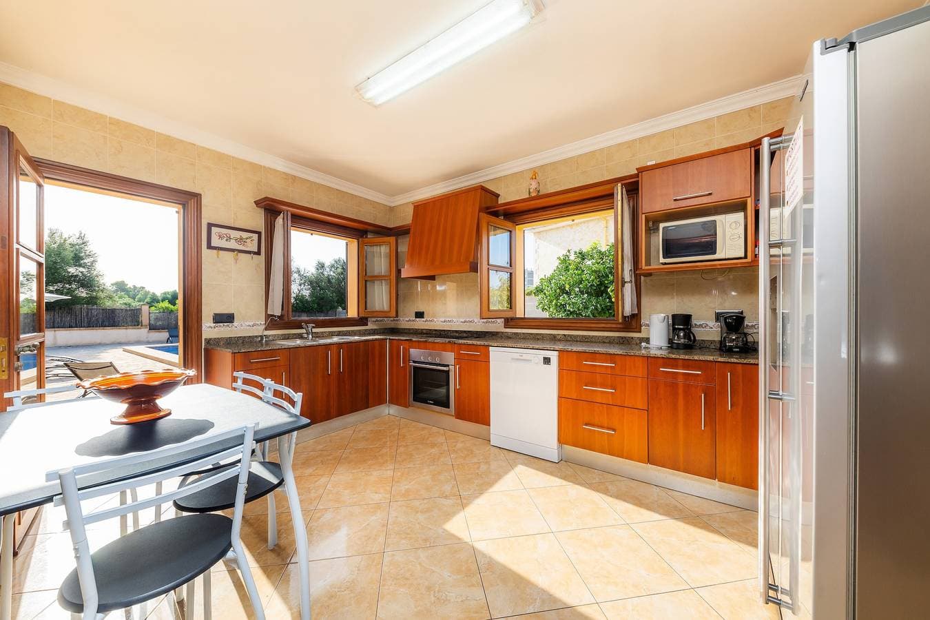 Foto 8 von 37: Villa Can Tosam Meiga mit WLAN, Pool, Terrassen und Balkon