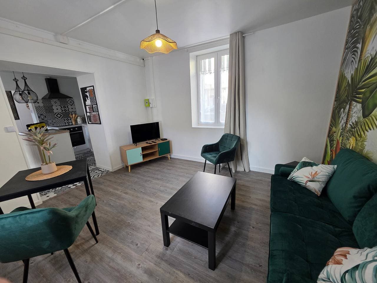 Foto 2 von 11: Wunderschöne renovierte Wohnung mit Terrasse