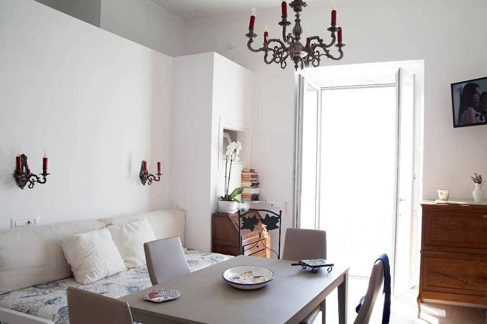 Foto 12 von 16: 2 Bed Flat - Sleeps 4 - Parking - Wifi