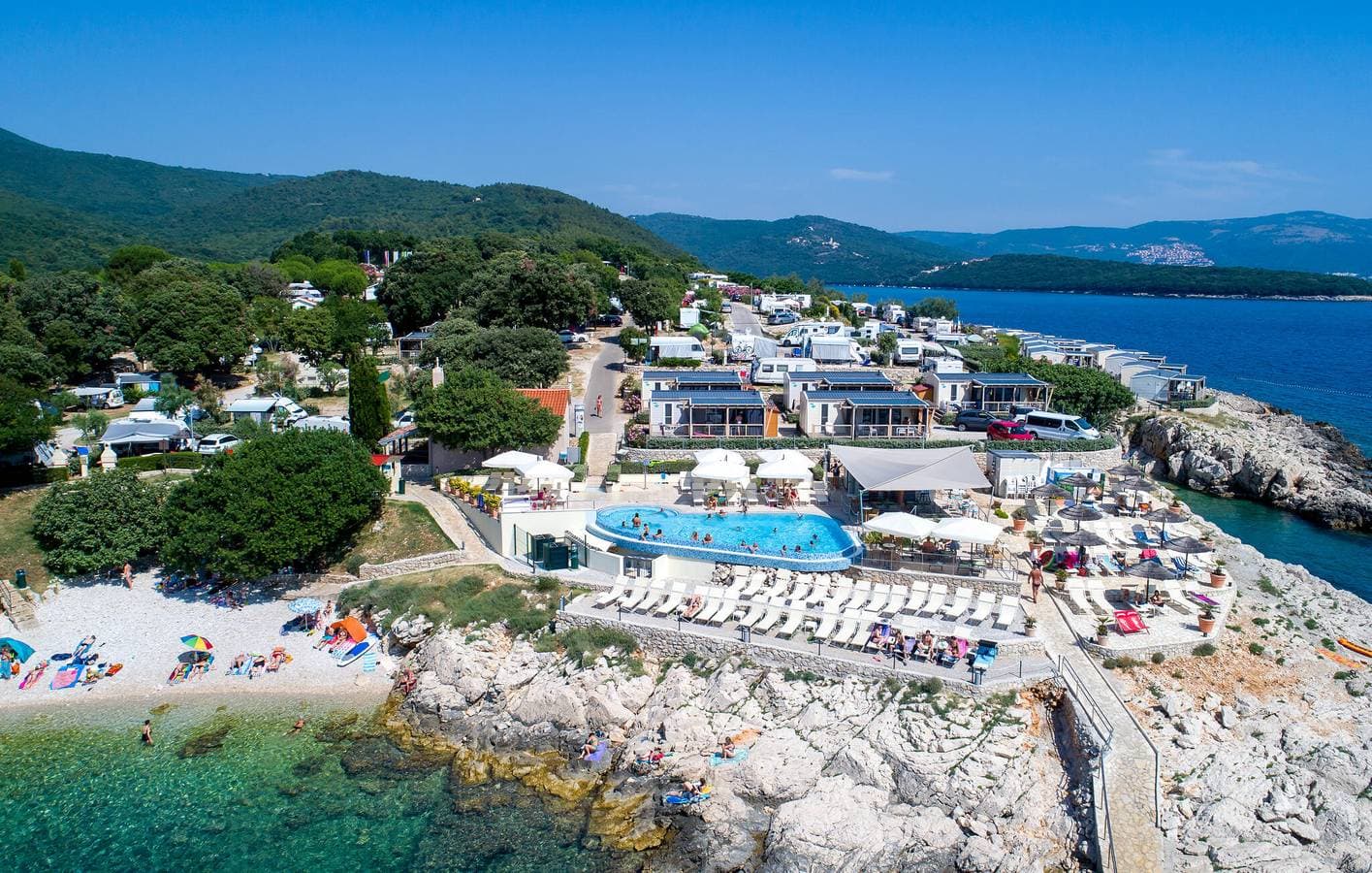 Foto 3 von 19: Reizendes Mobilheim mit Meerblick, Pool und WLAN – 2 km vom Strand entfernt