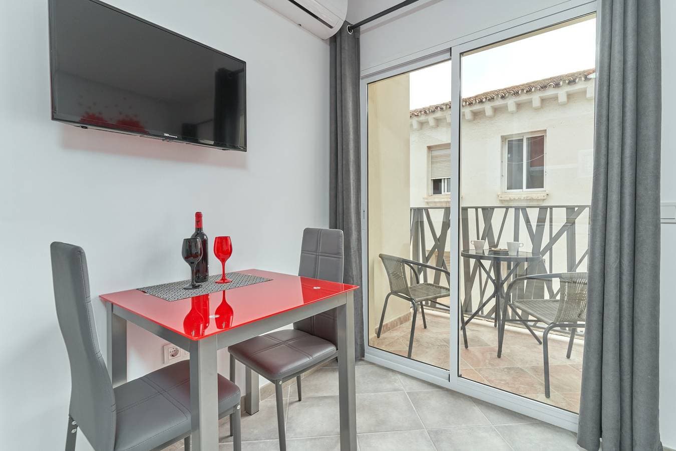 Foto 13 von 23: Einzimmerapartment "Nerja Boutique Deluxe 103" mit Gemeinschaftspool und WLAN