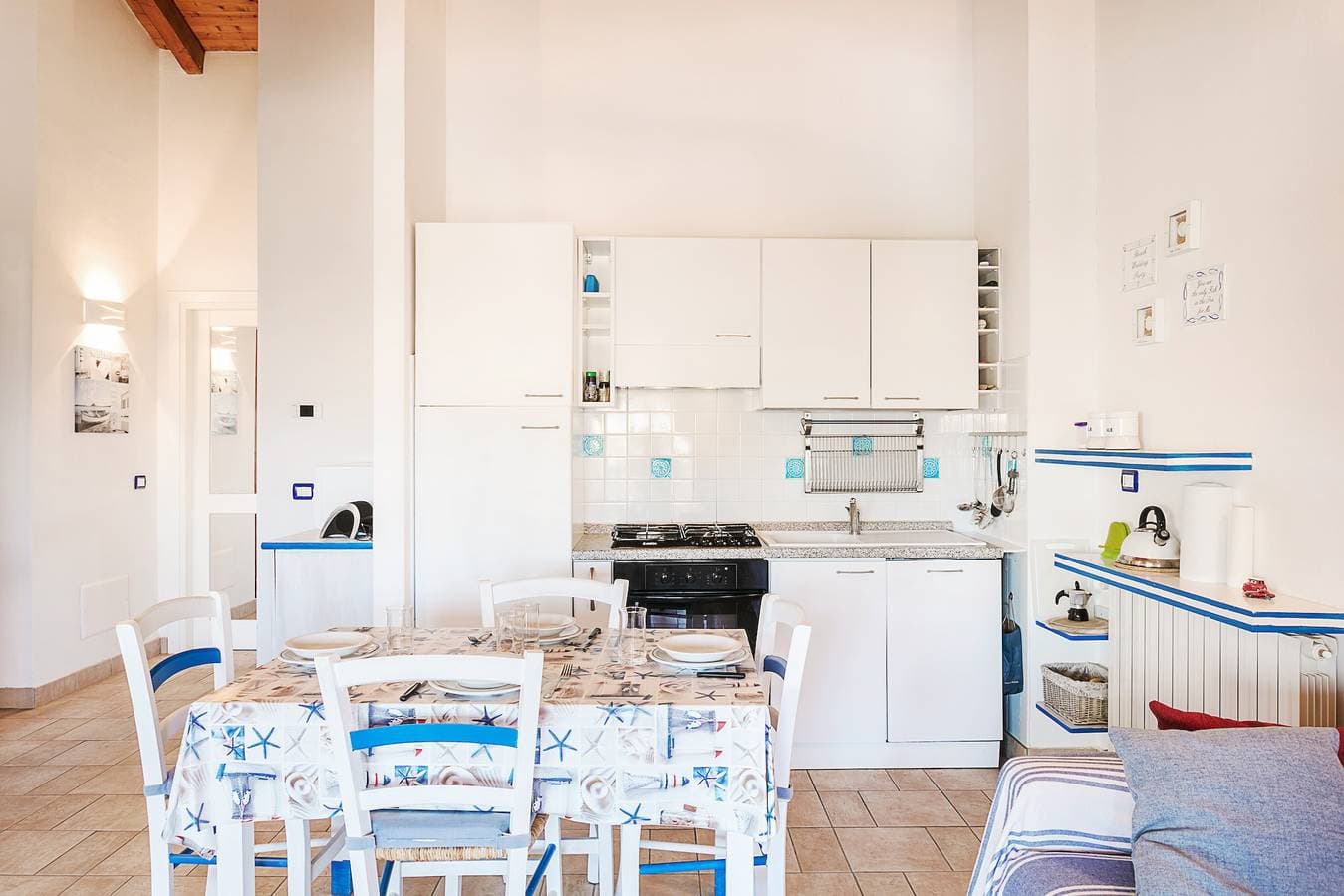 Foto 4 von 28: Ferienwohnung mit traumhaftem Meerblick und Balkon; Parkplätze vorhanden