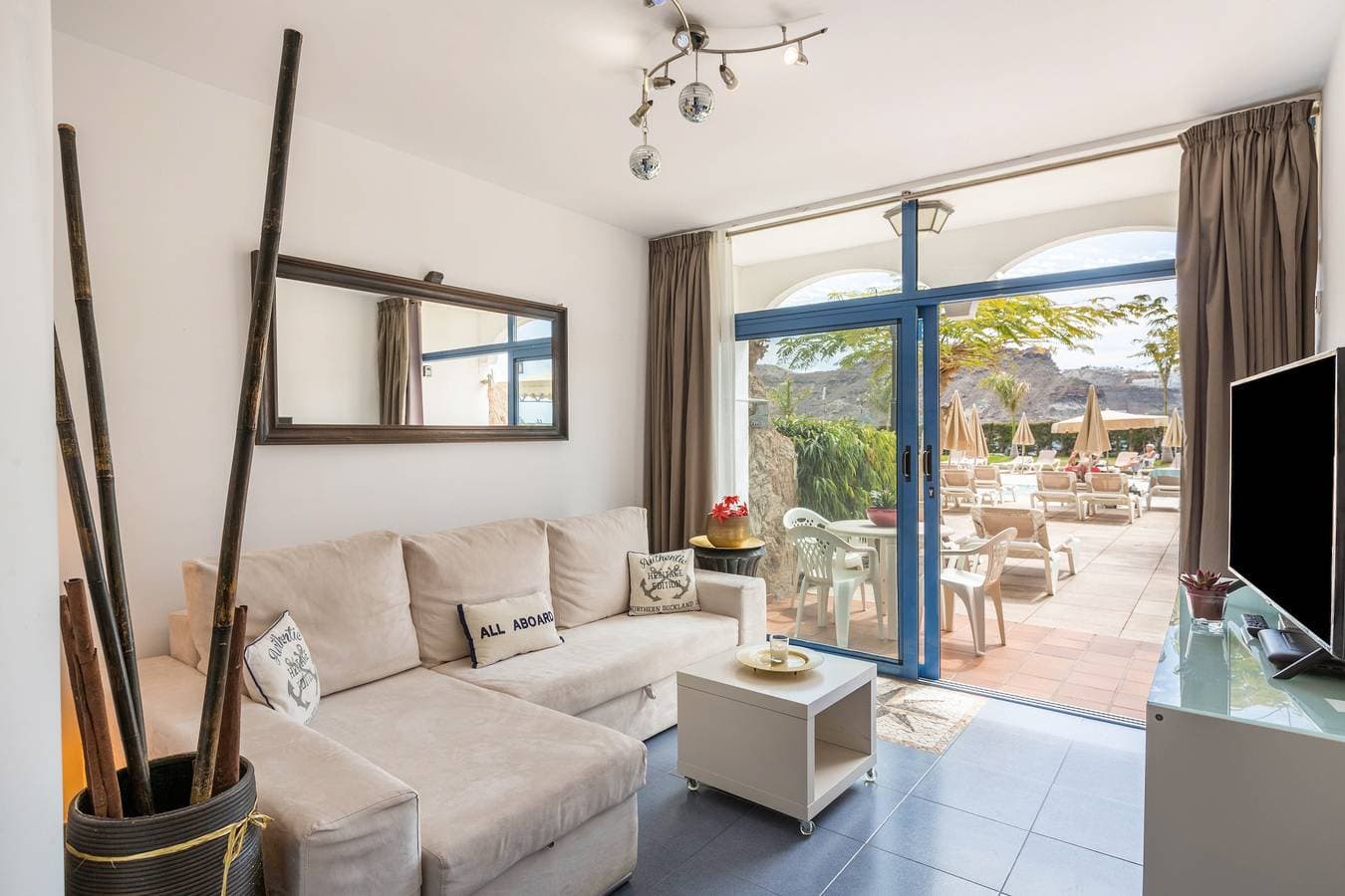 Foto 10 von 21: Ferienwohnung 'Riviera Peace' in Strandnähe mit Gemeinschaftspool und WLAN