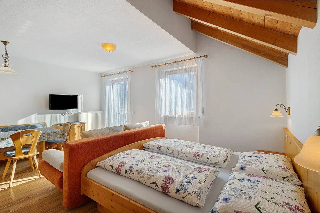 Foto 7 von 23: Apartment 'Rungghof 1' mit Bergblick, Gemeinschaftsterrasse und WLAN