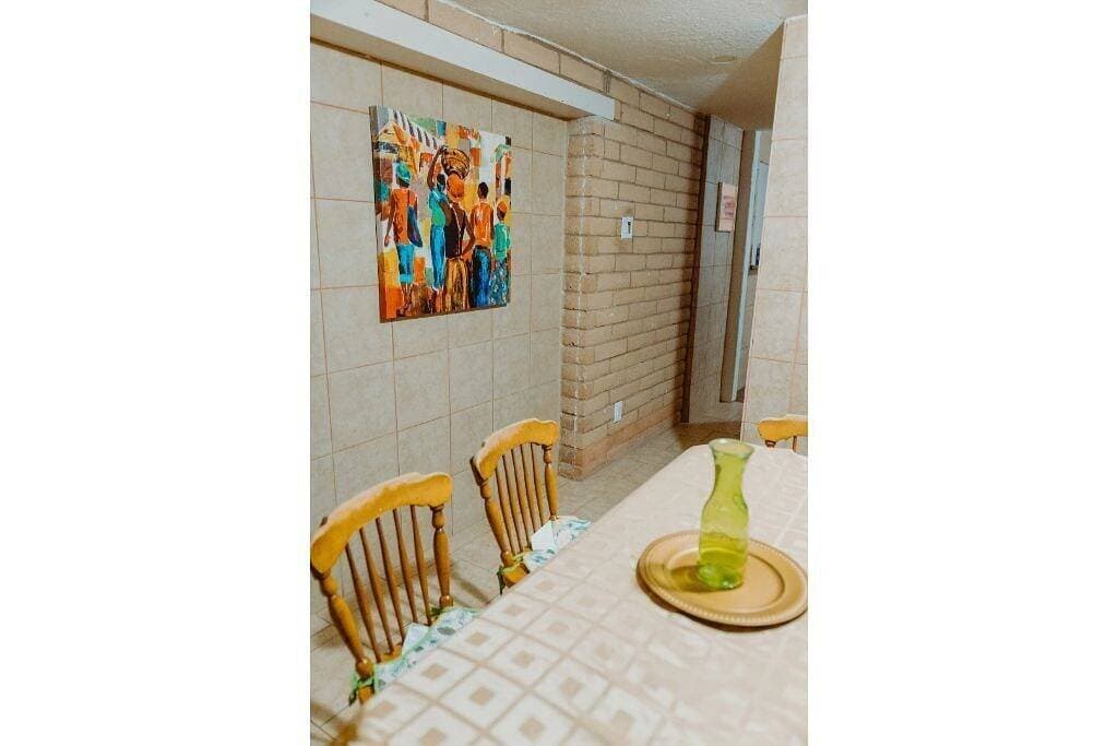 Retro Comfortable Studio w/Private Entrance #3 🐶 1