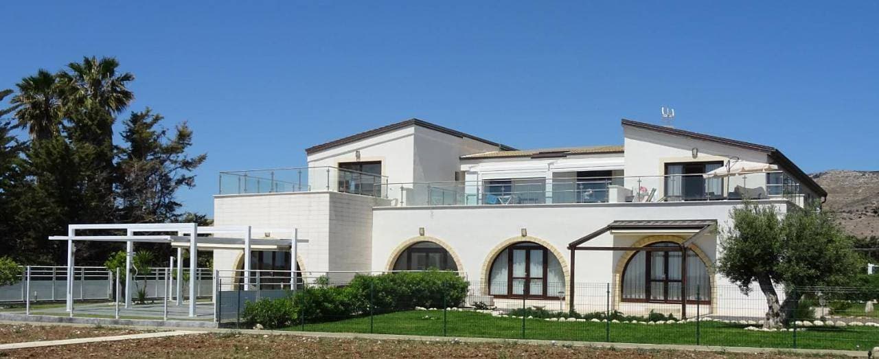 Foto 4 von 5: Two-Bedroom Apartment with Balcony and Sea View