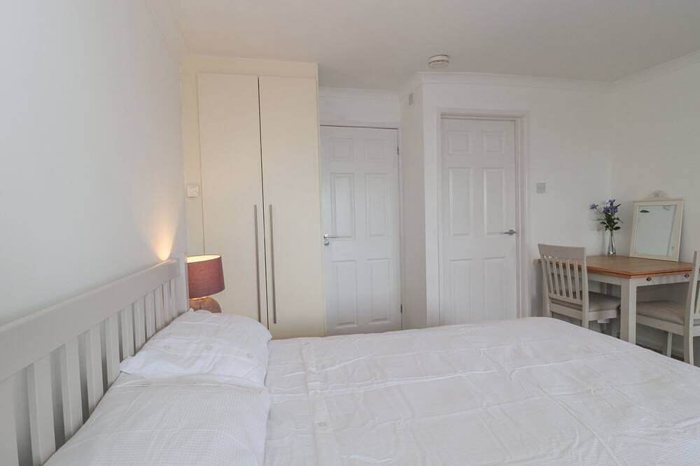 Foto 5 von 28: 27 Fernhill Heights, romantic, with a garden in Charmouth