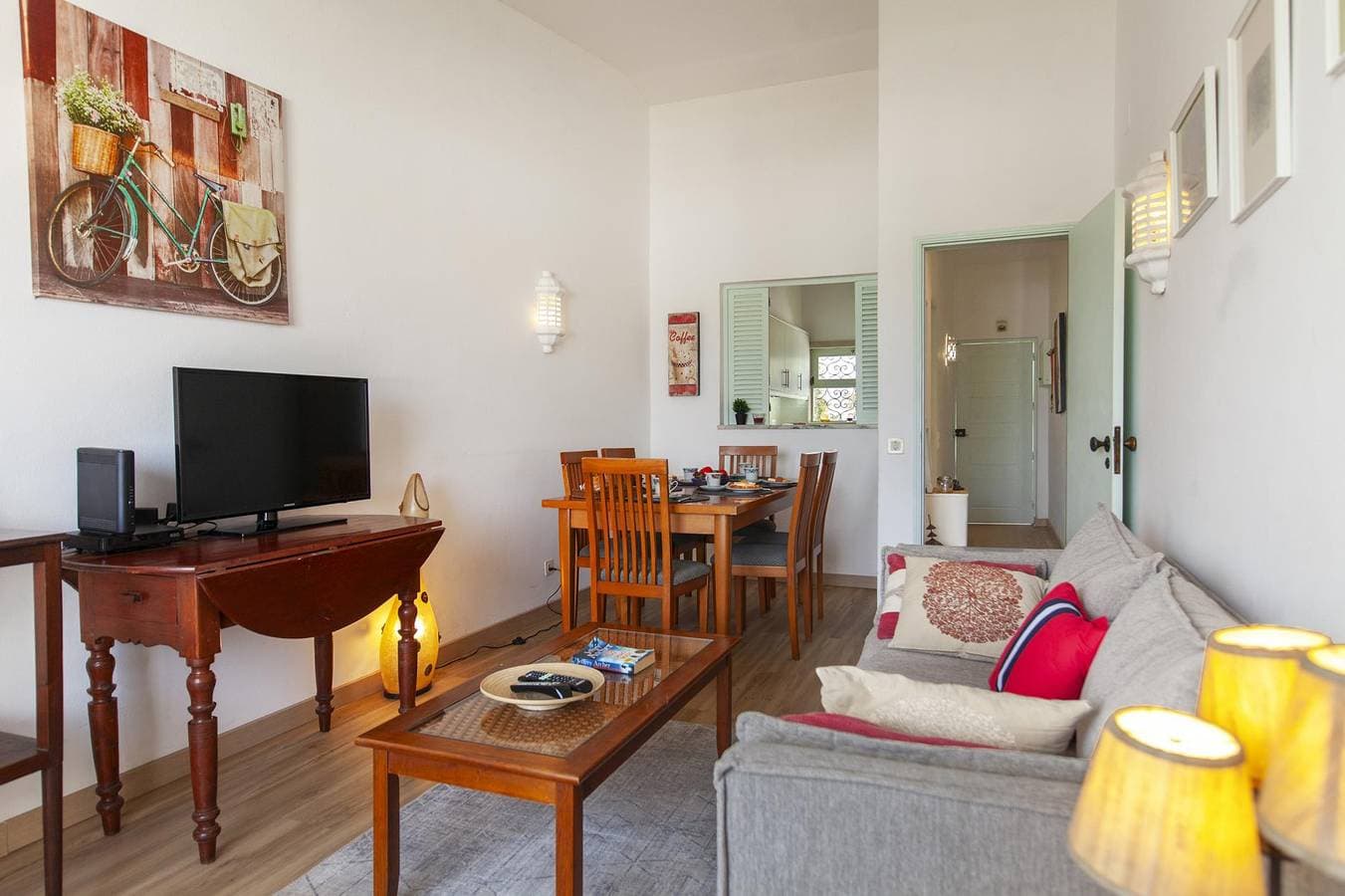 Foto 7 von 46: Ferienwohnung für 4 Personen mit Balkon