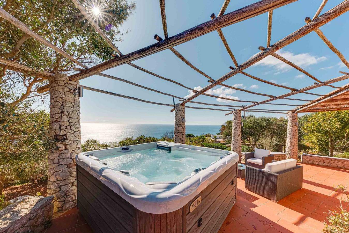 Foto 3 von 32: Villa mit beheiztem Außenpool und 180°-Meerblick