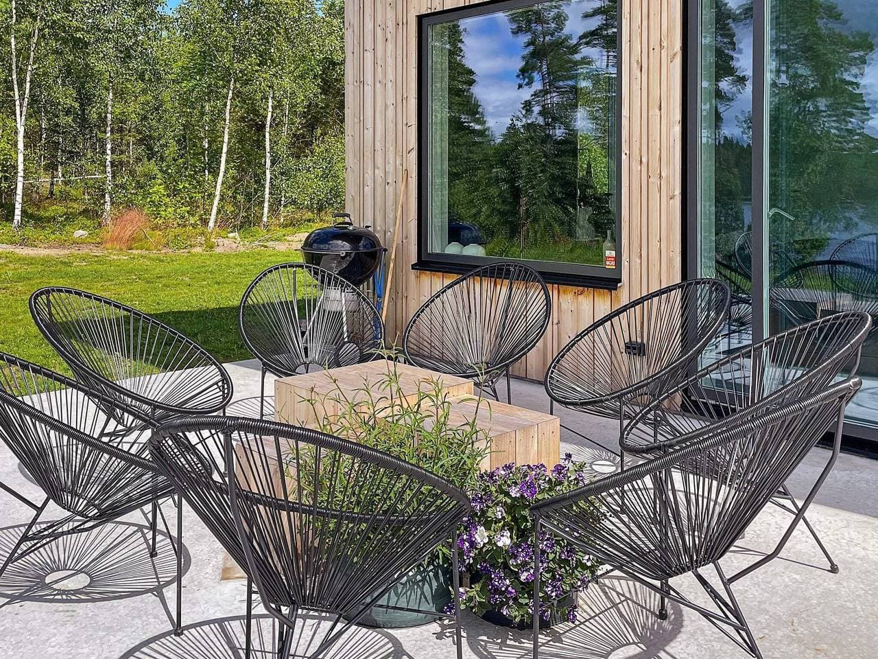 Foto 3 von 42: Geräumige Villa am See mit Sauna