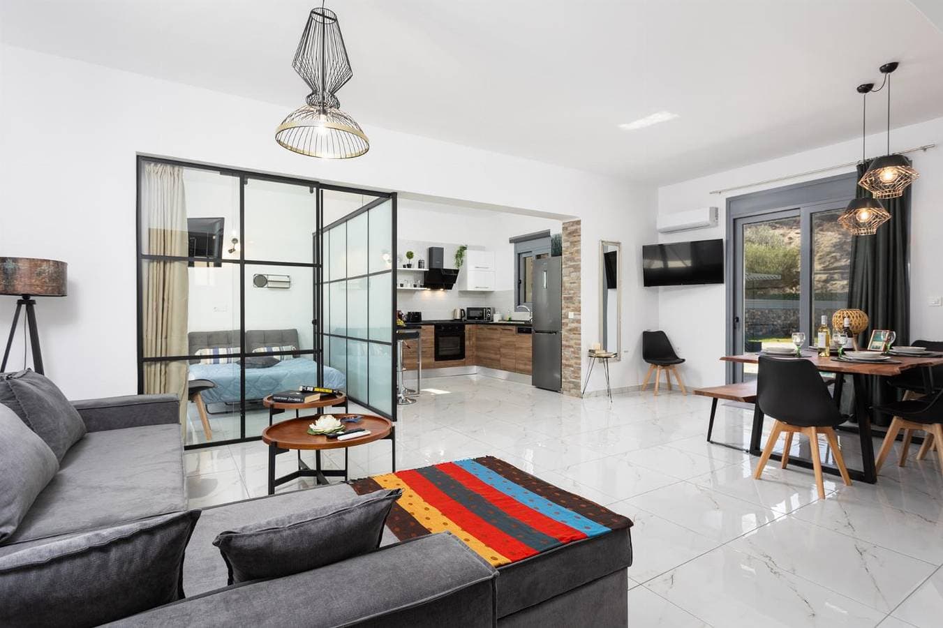 Foto 12 von 30: Villa für 7 Personen mit Balkon