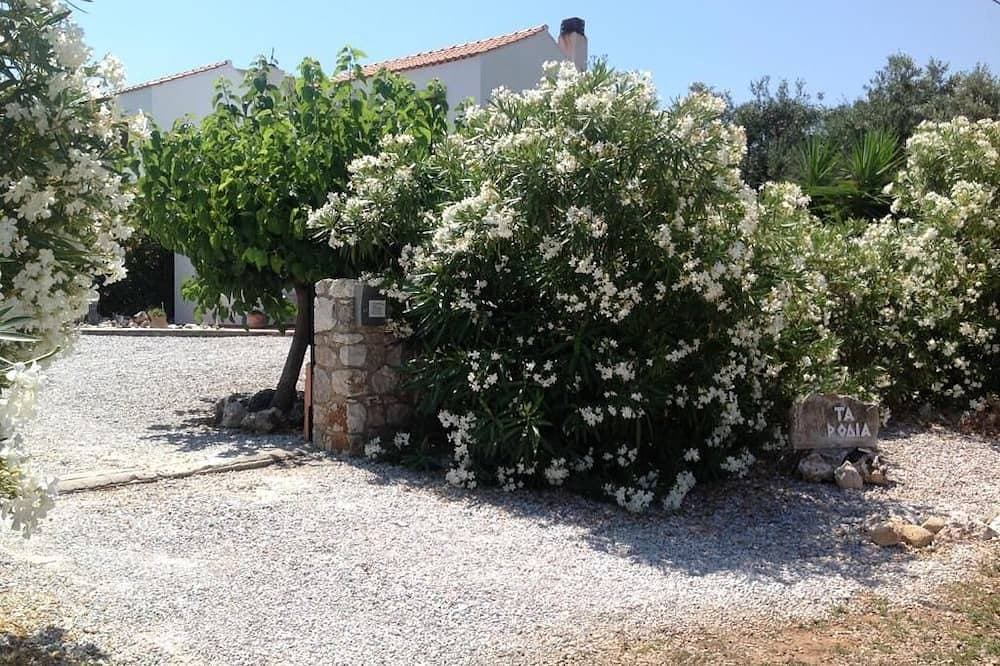 Foto 4 von 22: Freistehende traditionelle Villa mit 2 Schlafzimmern, atemberaubender Aussicht und Pool.<br>Ab £ 60
