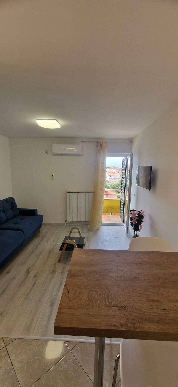 Foto 11 von 20: Ferienwohnung mit Terrasse und Meerblick 50 m von der Adria