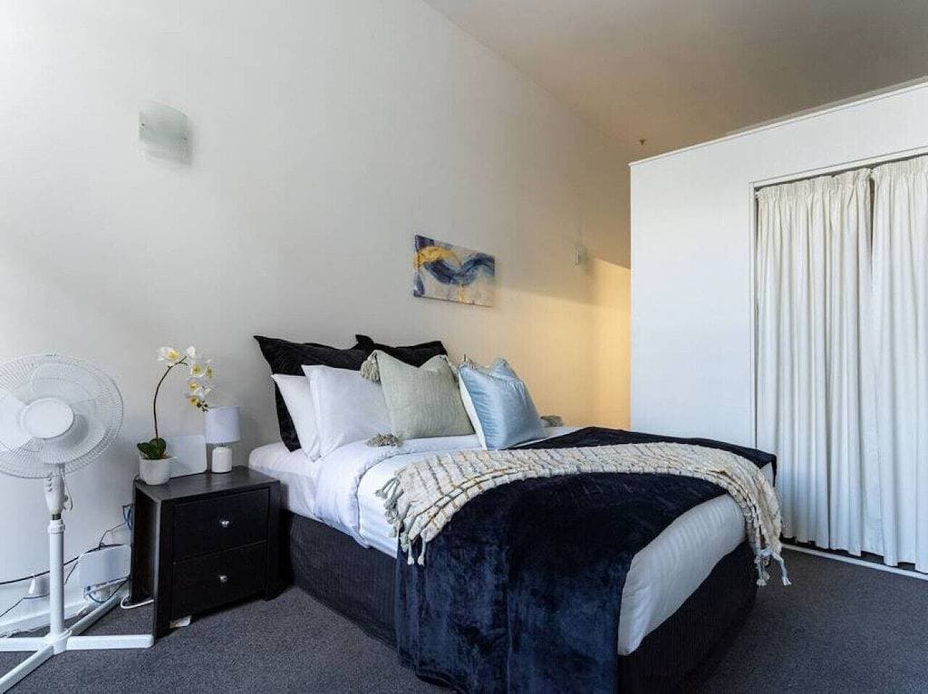 Foto 5 von 27: Bright Cbd Studio -Near SkyTower w WiFi & Cityscape