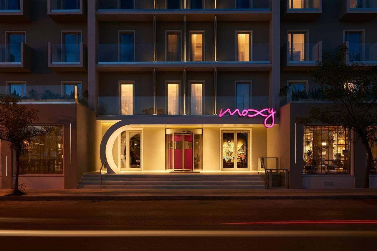 Foto 5 von 9: Moxy Twin Standard, Guest room, 2 Twin/Single Bed(s)