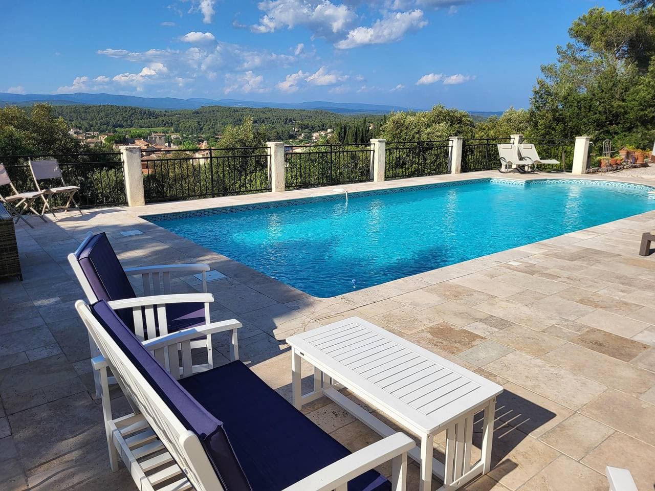 Foto 2 von 32: Villa Christine mit Pool und Aussicht