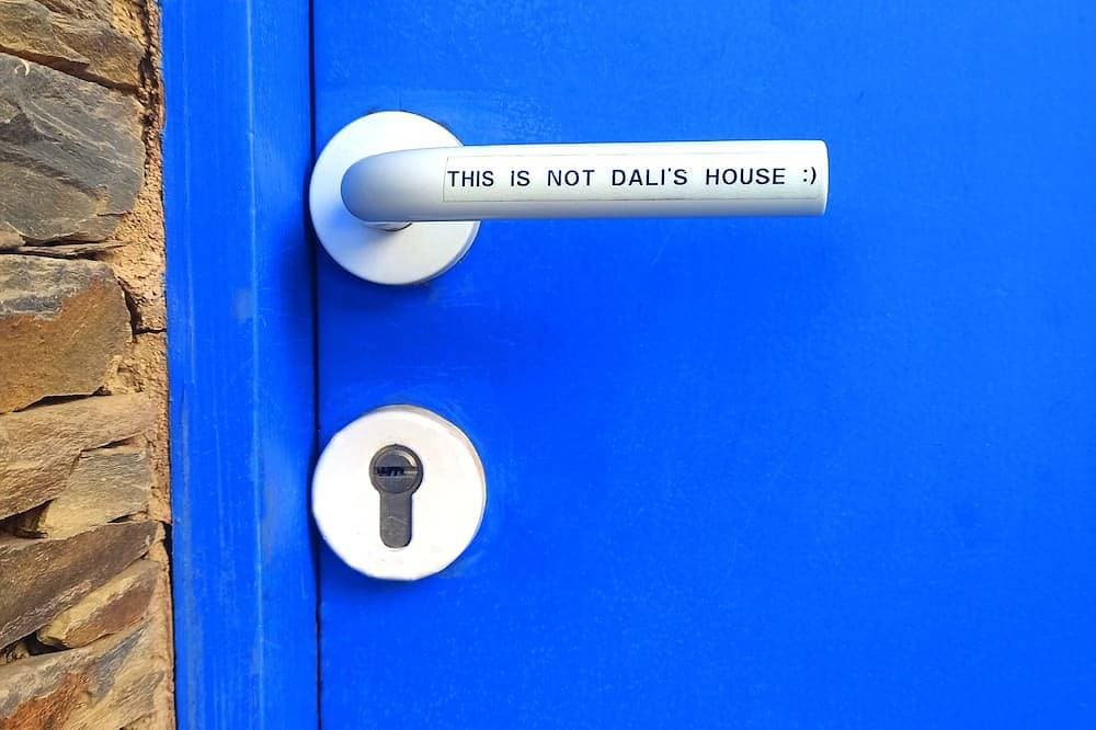Foto 13 von 21: This Is Not Dalí's House