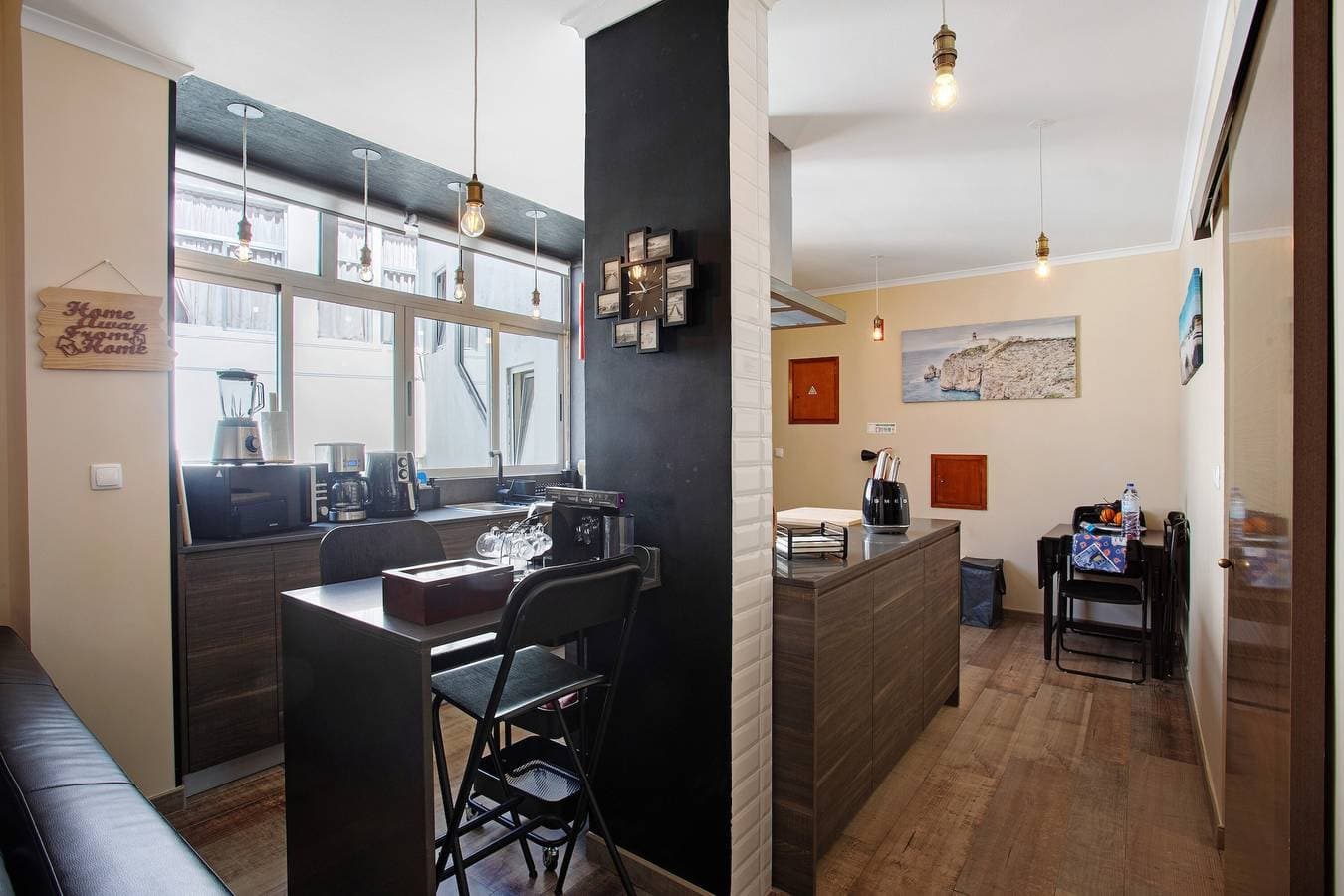 Foto 7 von 26: Ferienwohnung 'Home Away From Home' mit Balkon und WLAN