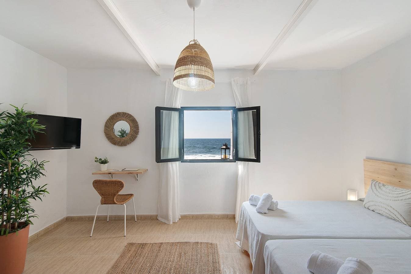 Foto 10 von 34: Ferienhaus "El Altillo House" mit Meerblick, Gemeinschaftsterrasse und WLAN