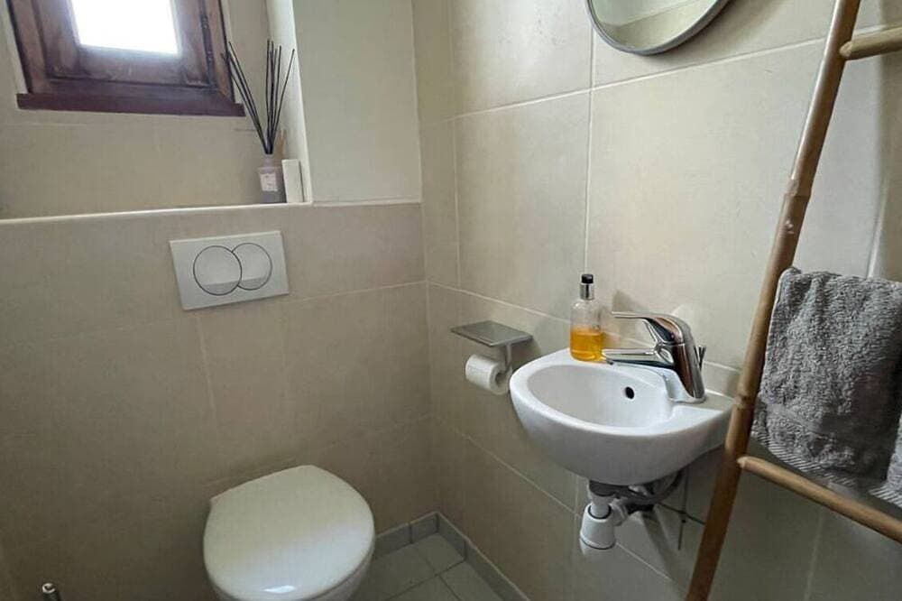 Foto 6 von 17: Spacious 2 Bed Apartment Between Sea And Mountains