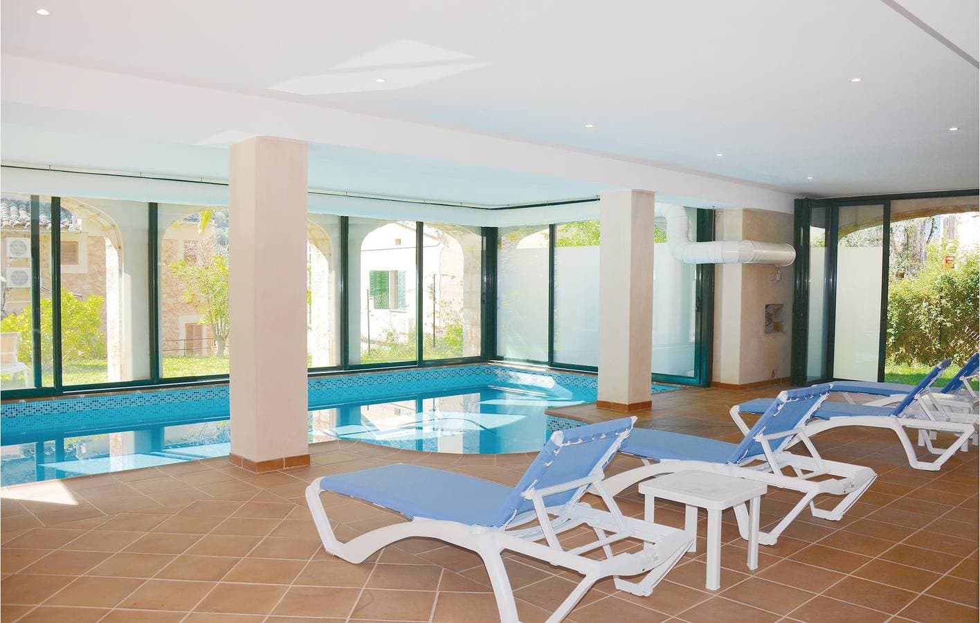 Foto 5 von 58: Geräumige Terrassenwohnung mit Innenpool