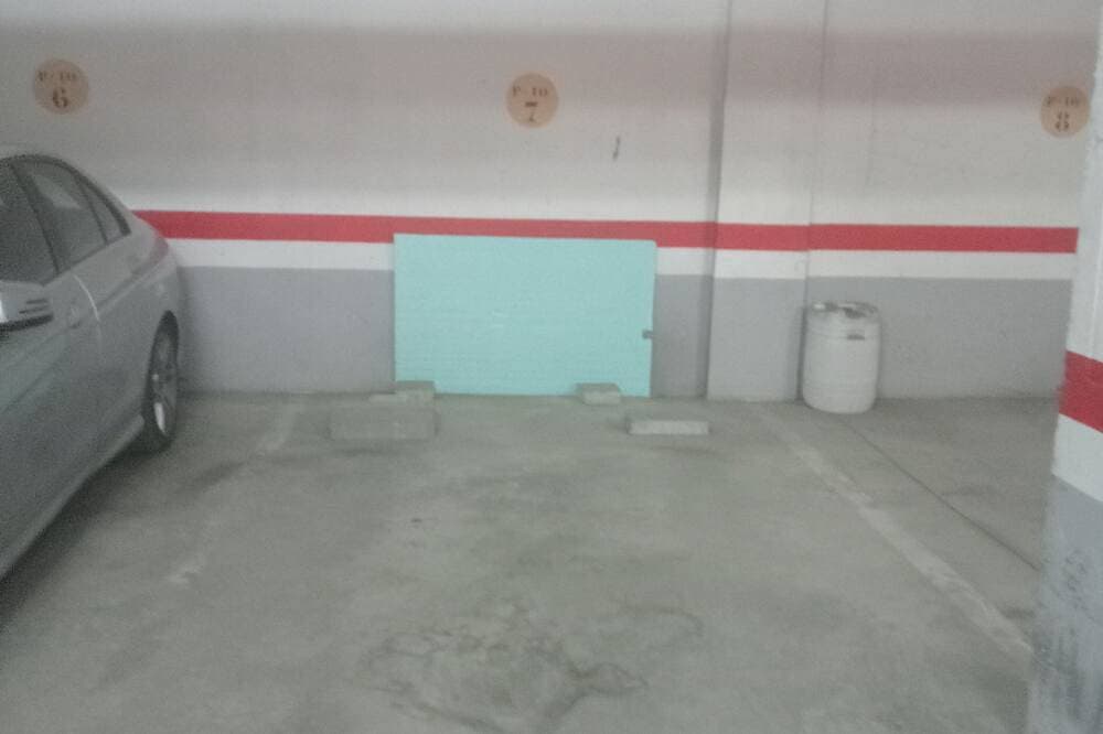 Foto 11 von 25: Playamar Retamar, is in first line of beach, urbanization with swimming pool.